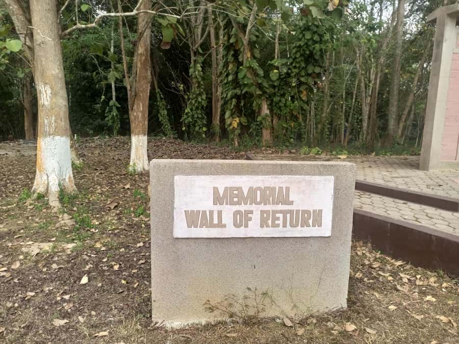 Accra: Cape Coast & Last Bath Tour ( Ancestry) - Comfort, walking, and the emotional load