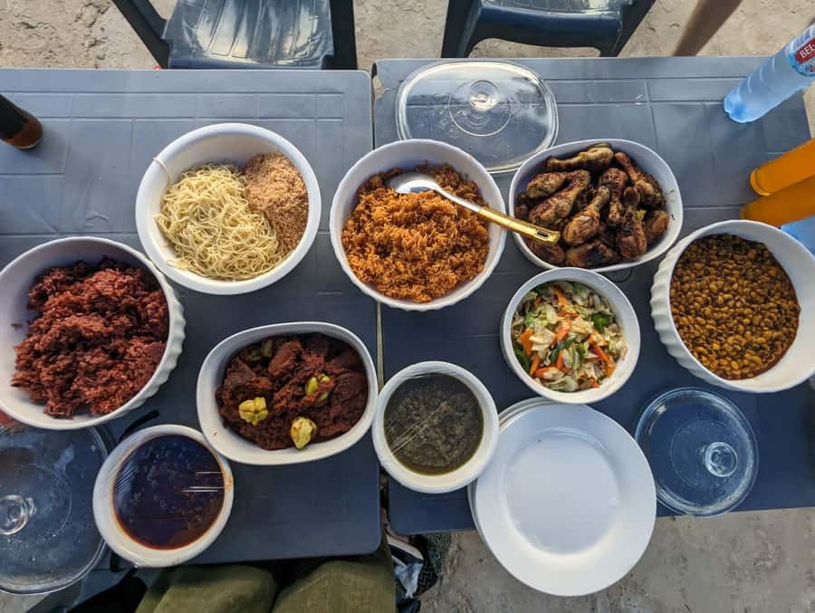 Accra: Cooking Class with Auntie KK in Osu - Meeting Auntie KK at the blue gate in Osu