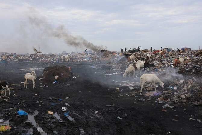 Accra E-waste and Recycling experience in Agbogbloshie - The drive from Makola to Old Fadama