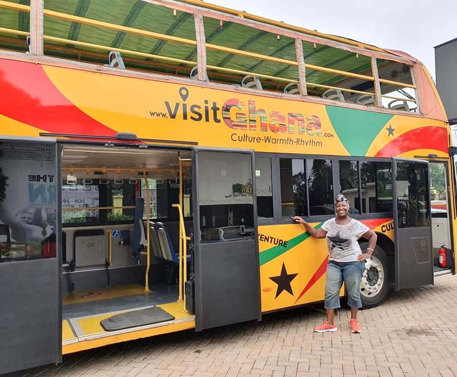 ACCRA GUIDED CITY TOUR, GHANA - The Kwame Nkrumah Mausoleum