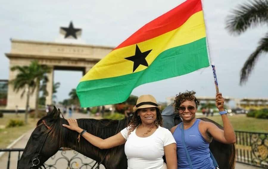 Accra: Guided City Tour with Snacks, Free eBook & Souvenir - Why this is a useful first look at Accra
