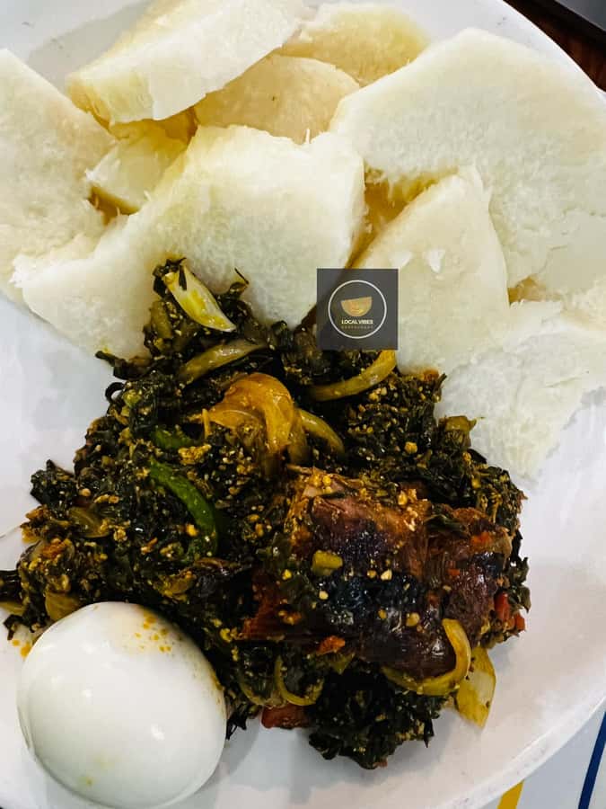 Accra: Local Ghanaian Food Tasting Tours - Indoor games that add a human touch