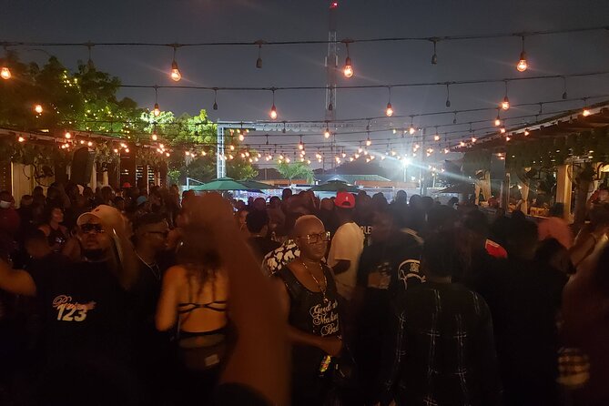 Accra Nightlife with Afrobeat Music and Dance - Osu and the one-hour BloomBar stop