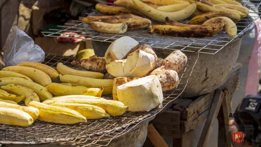 Accra Street Food Tour: Makola Market Tour With Full Lunch - Why the guide can make or break the experience