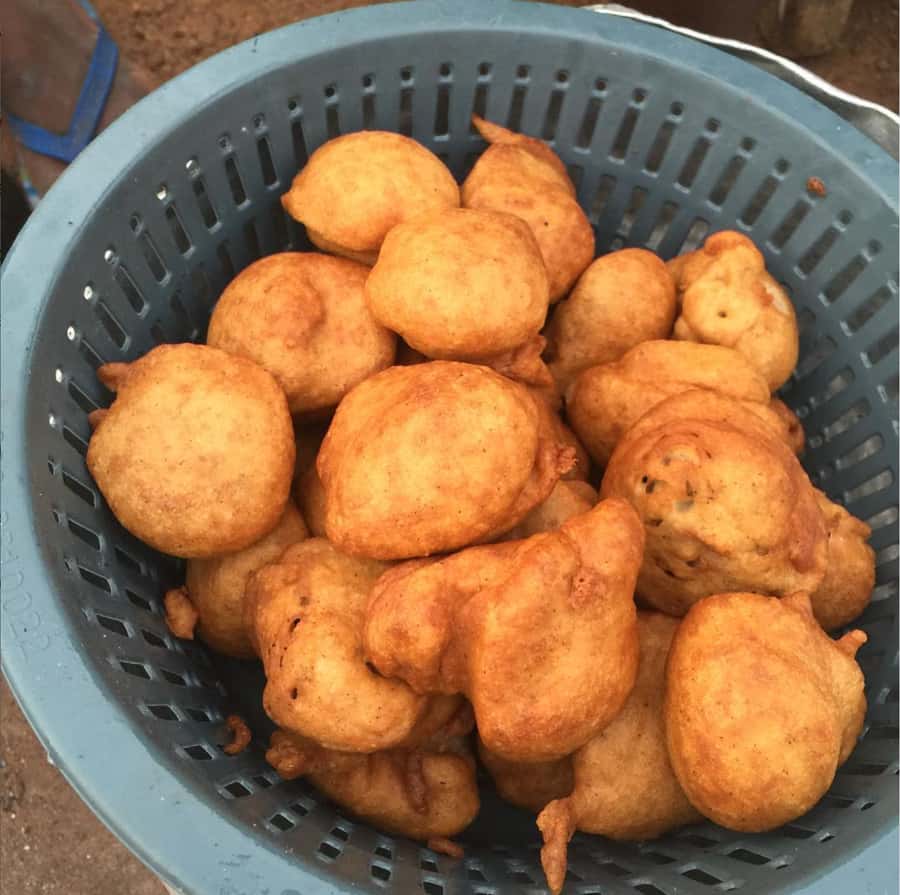 Accra Street Food Walking Tour with Akosua Serwaa - Makola Market: The Main Food Stop