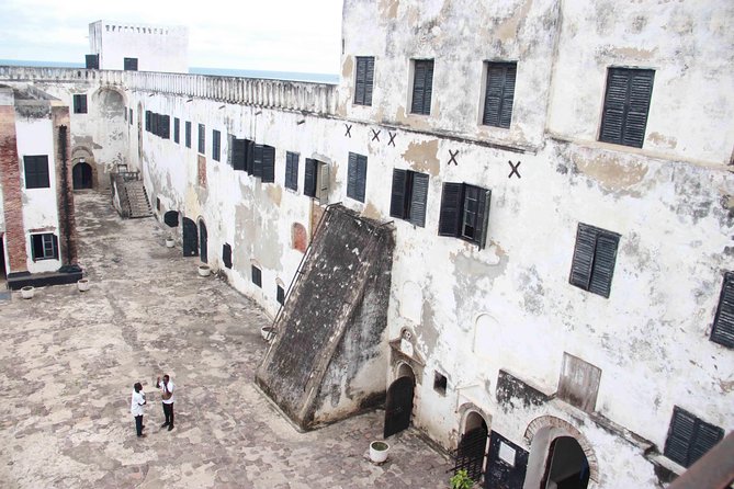 Accra To Cape Coast And Elmina Day Tour - The real drawback: a very long road day