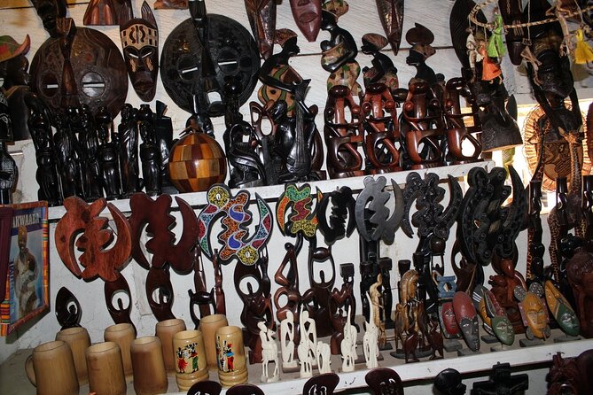Accra Walking Day Tour With Oswald - Kwame Nkrumah Memorial Park and Ghana’s first president