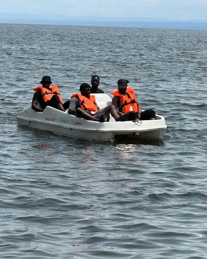 Akosombo: Exceptional Dodi Cruise on the Volta Lake - Stepping ashore on Dodi Island