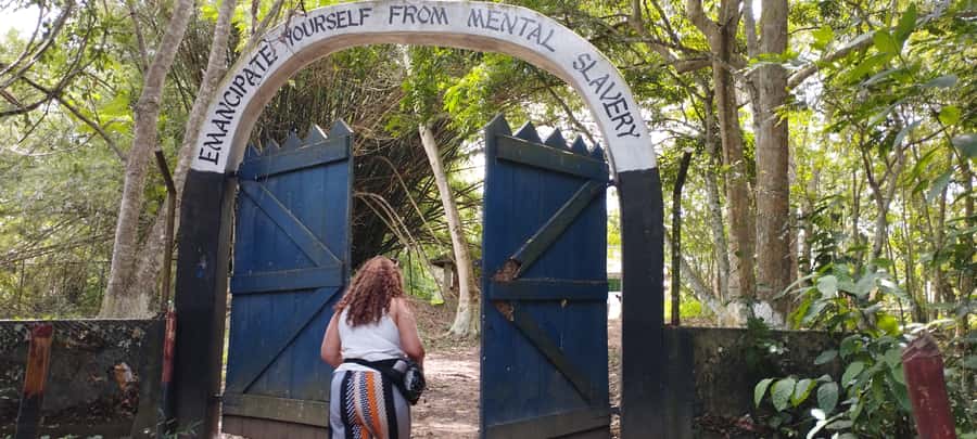 Assin Manso Slave River and Cape Coast Castle Day Tour - Why this Central Region day trip matters