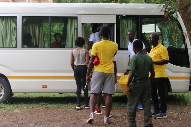 Caves and Cruise Tour in Ghana - Lunch with a view in Akosombo