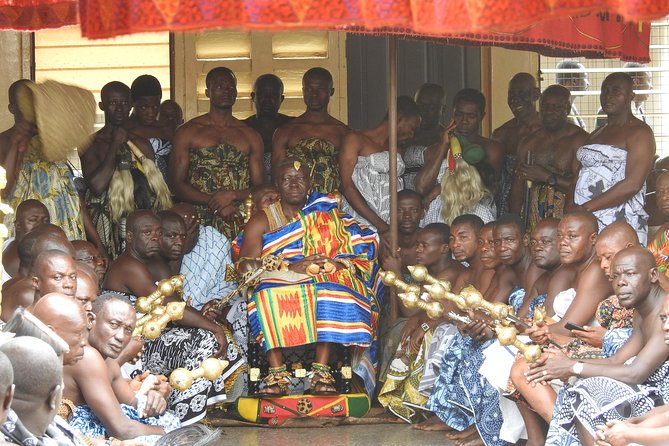 Discover Ghana in 8 days - Day 4: Manhyia Palace, craft villages, and Lake Bosumtwi