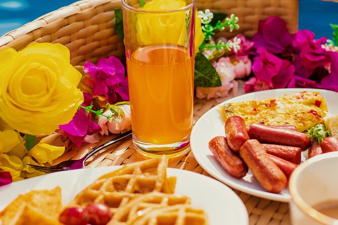 Floating Brunch Pool Experience - The strongest part is the personal service