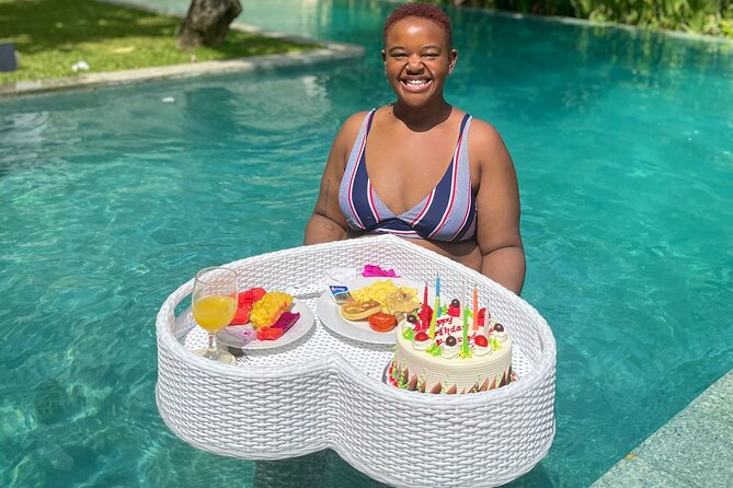 Floating Brunch Pool Experience - Best ways to plan your photographs