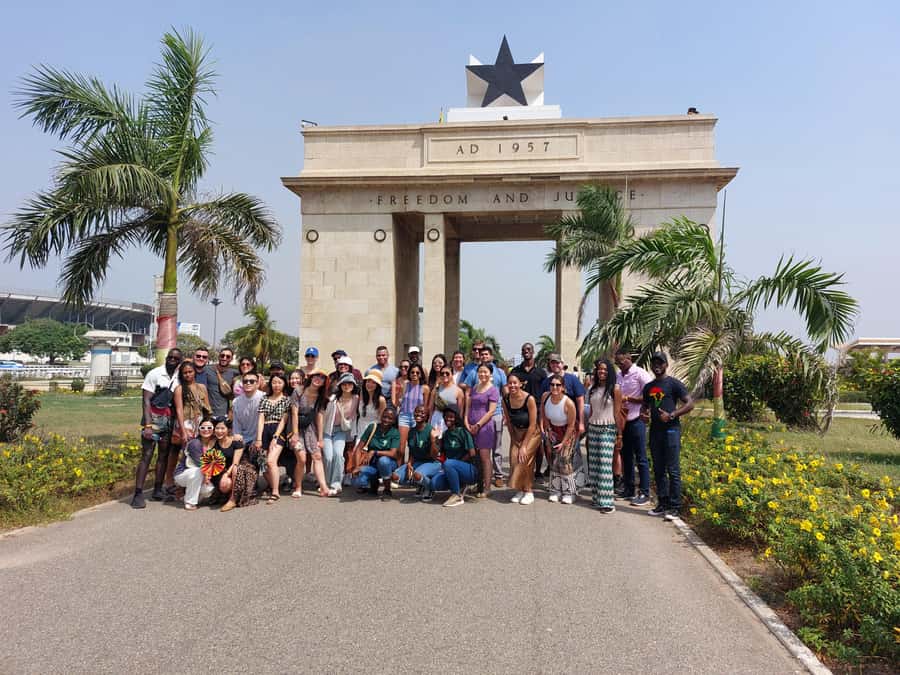 Full-Day Accra City Tour - Reading Accra Through Makola Market