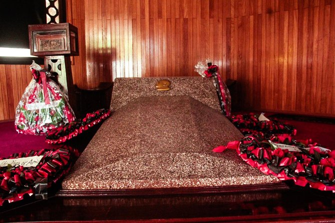 Half Day Accra City Sightseeing Tour With Guide - Is $127.70 per person fair?