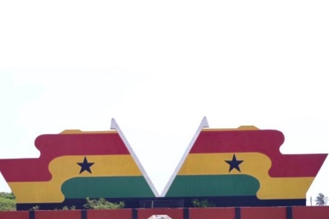 Half-Day City Tour of Accra - The Arts Center for crafts and local shopping