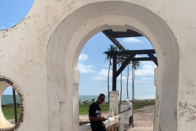 Historical Day Tour to Cape Coast, Elmina and Kakum - Leaving Accra at 6:00 am