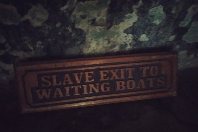 Immersive Ghana Slave History Day Tour in Cape Coast & Elmina - What the guide adds to the day