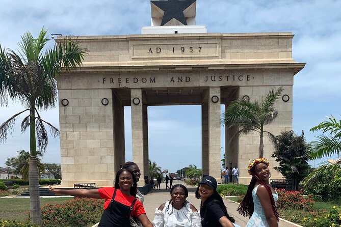 Private City Tour in Accra with Hotel Pickup and Lunch - Osu Castle: A sober look at the past