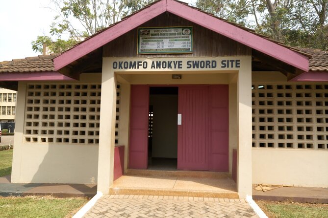 The Kumasi Cultural and Heritage Tour - Bonwire and the meaning of kente cloth
