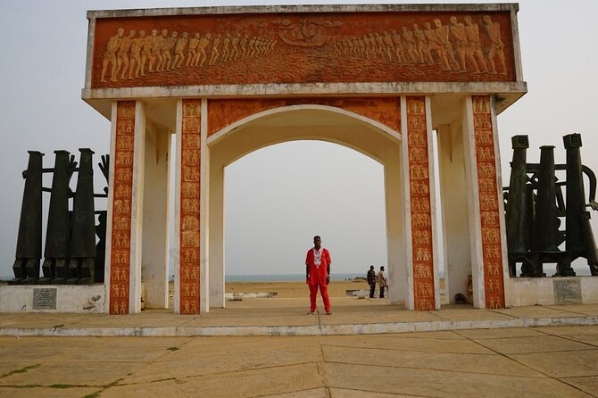 Trails of the transatlantic slave trade in Ghana - Day 5: Canoeing to Nzulezo Stilt Village